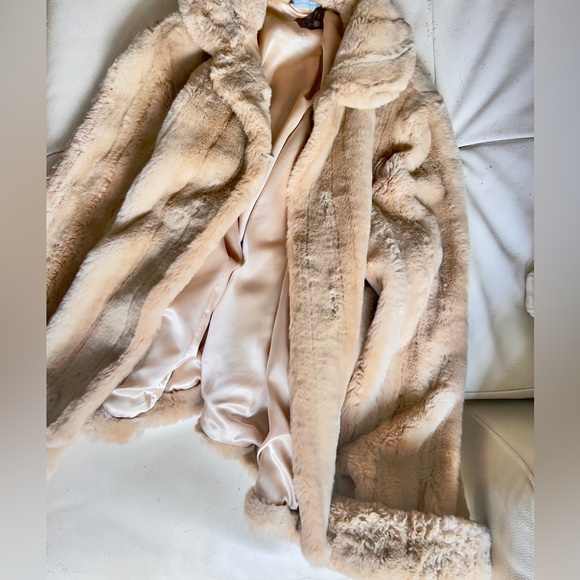 vintage lux brown fur coat with satin lining - Picture 2 of 4